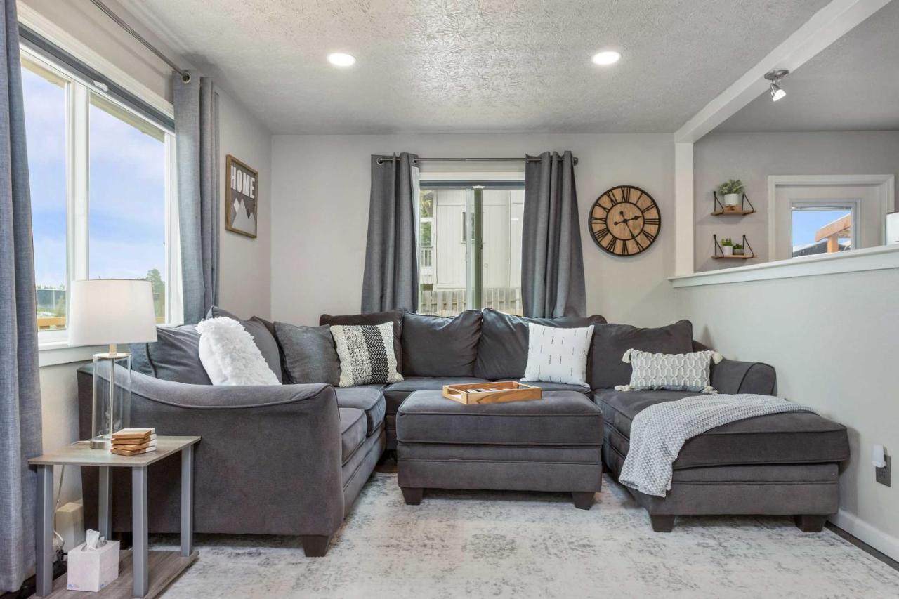 Updated Townhome Near Airport And Shopping! Anchorage Exterior photo
